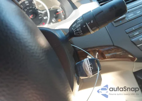 2008 Honda Accord 3.5 Ex-L from USA, damaged, VIN 1HGCP36838A008298